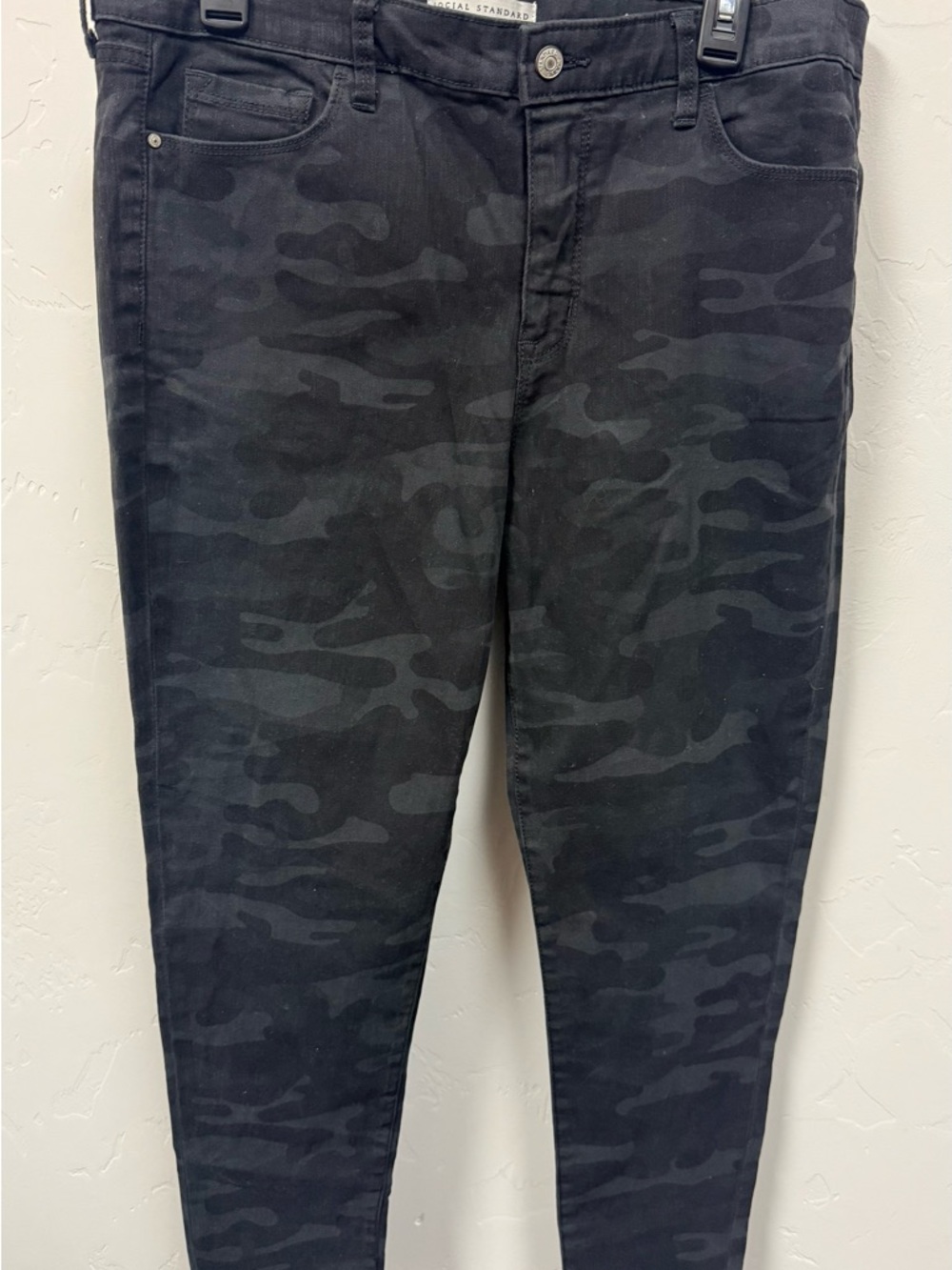 Social Standard by Sanctuary Mid-Rise Ankle Skinny Jeans